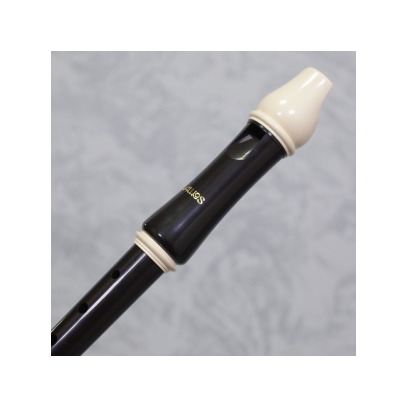 Aulos 205A Descant Recorder