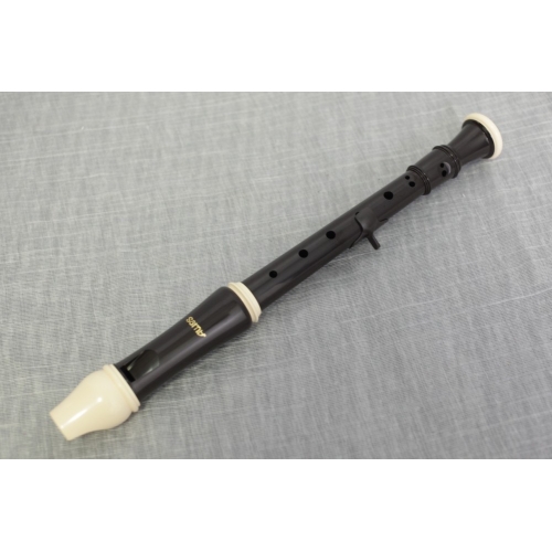 Aulos 205A Descant Recorder