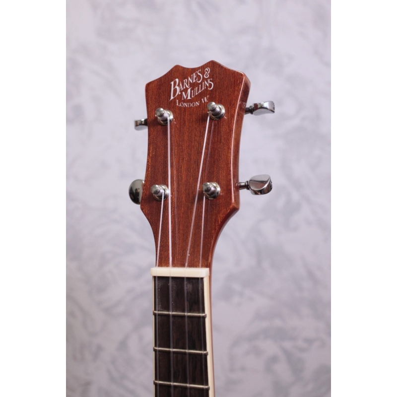 Barnes & mullins clearance ubj1 banjo ukulele