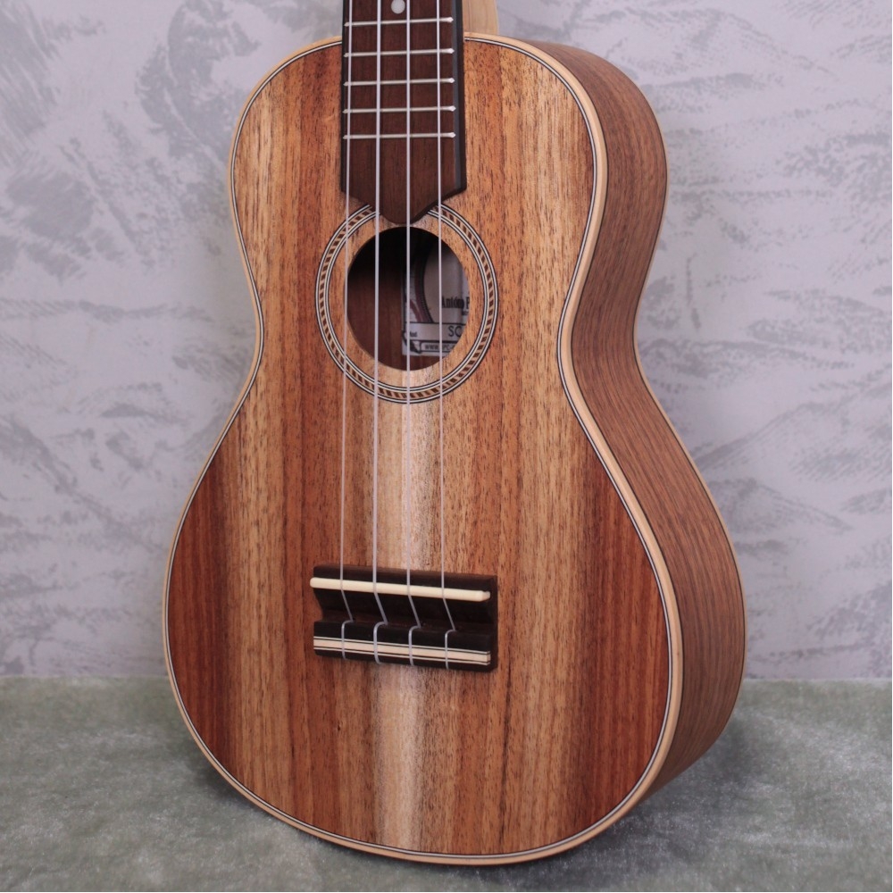 Carvalho Soprano Deluxe Solid Koa Ukulele