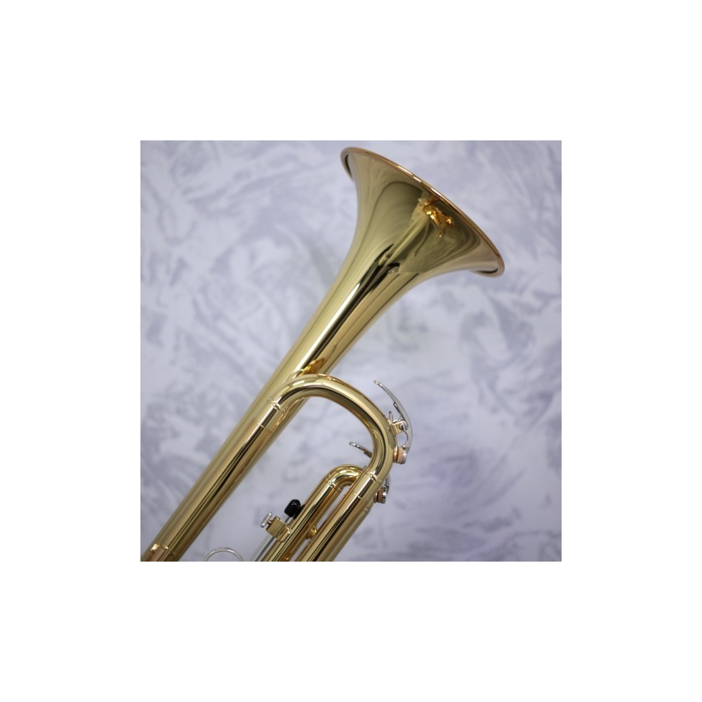 Yamaha YTR2330 Bb Trumpet Outfit