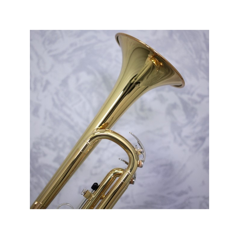 Yamaha YTR2330 Bb Trumpet Outfit