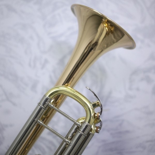 Yamaha YTR8335G Xeno Bb Trumpet Outfit