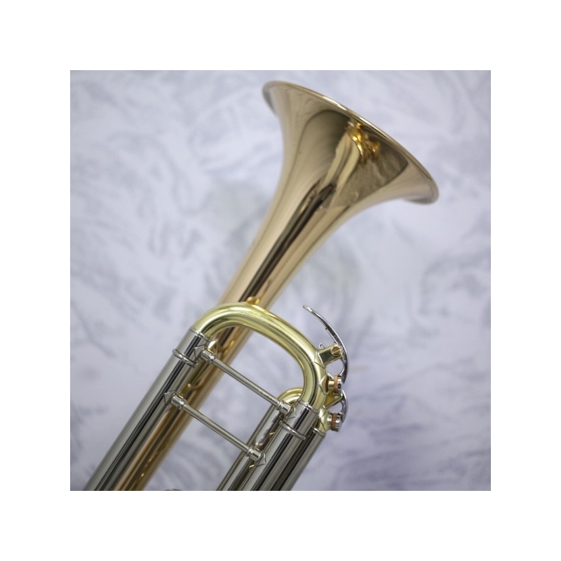 Yamaha YTR8335G Xeno Bb Trumpet Outfit