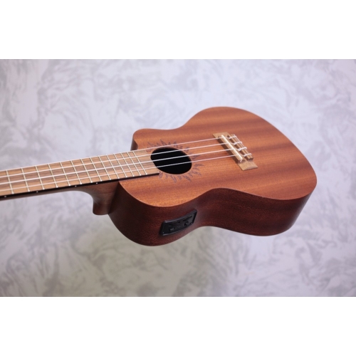 Baton Rouge V2-CCE Cutaway Concert Electro Ukulele