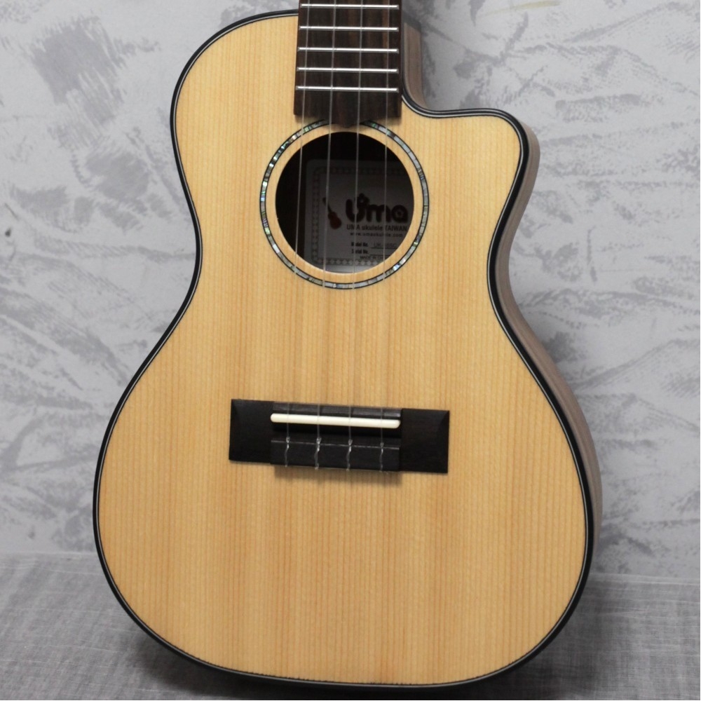 Uma UK-16SC Concert Ukulele