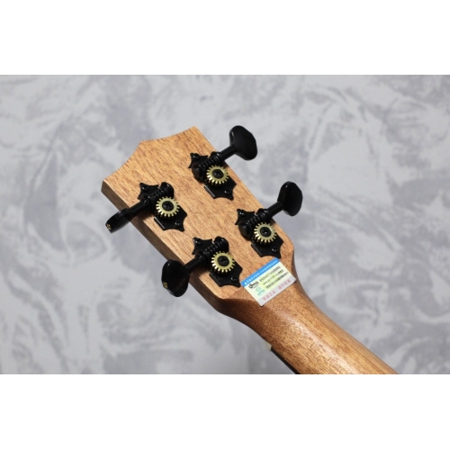 Uma UK-16SC Concert Ukulele