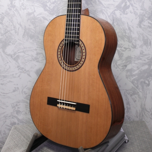Raimundo 136C Classical Guitar