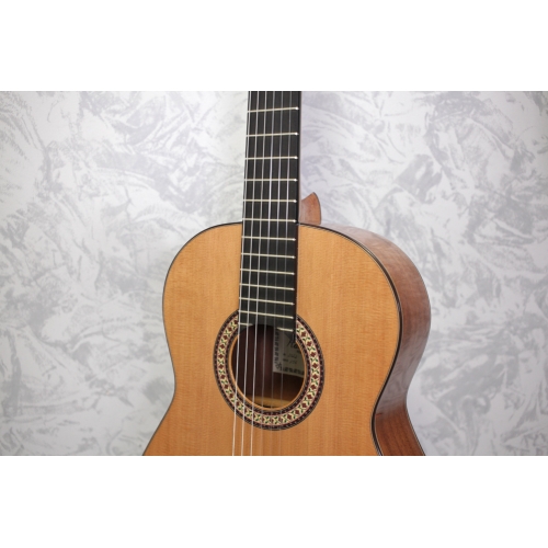 Raimundo 136C Classical Guitar
