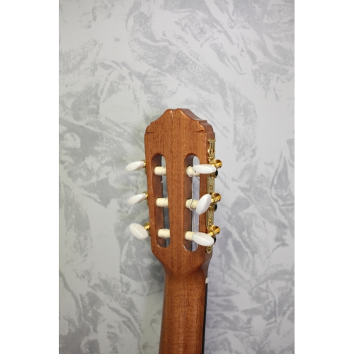 Raimundo 136C Classical Guitar