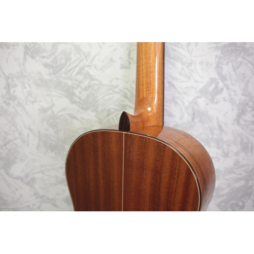 Raimundo 136C Classical Guitar
