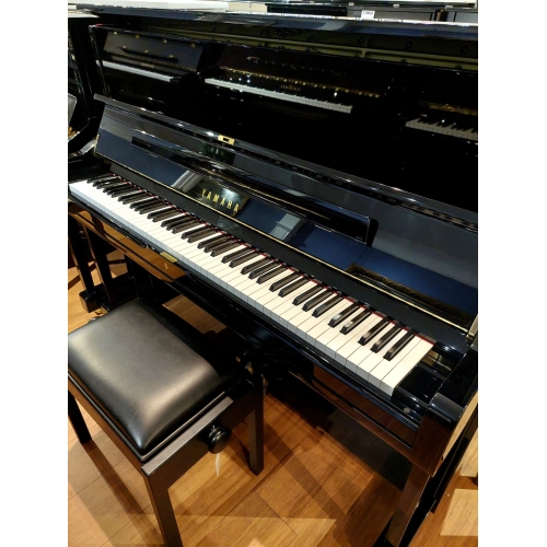 Yamaha U1 Upright Piano in Black Polyester