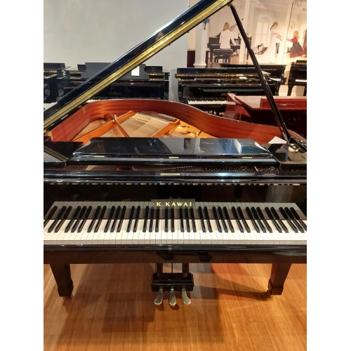 Kawai GX2 Grand Piano in Black Polyester
