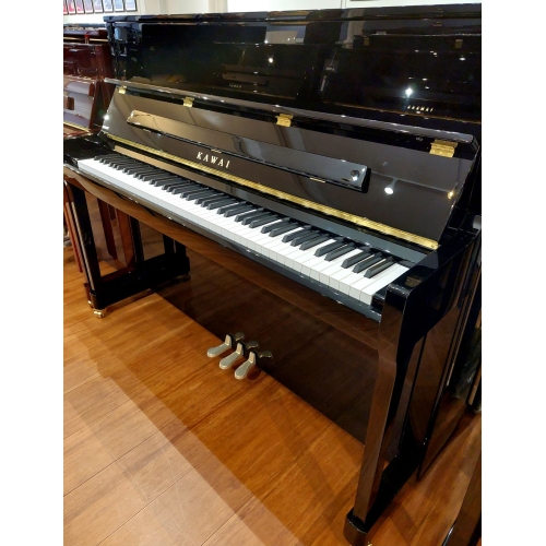 Kawai K300 Upright Piano in Black Polyester