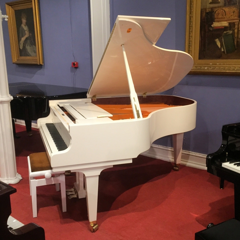 Schimmel Classic C189T Grand Piano in White Polyester