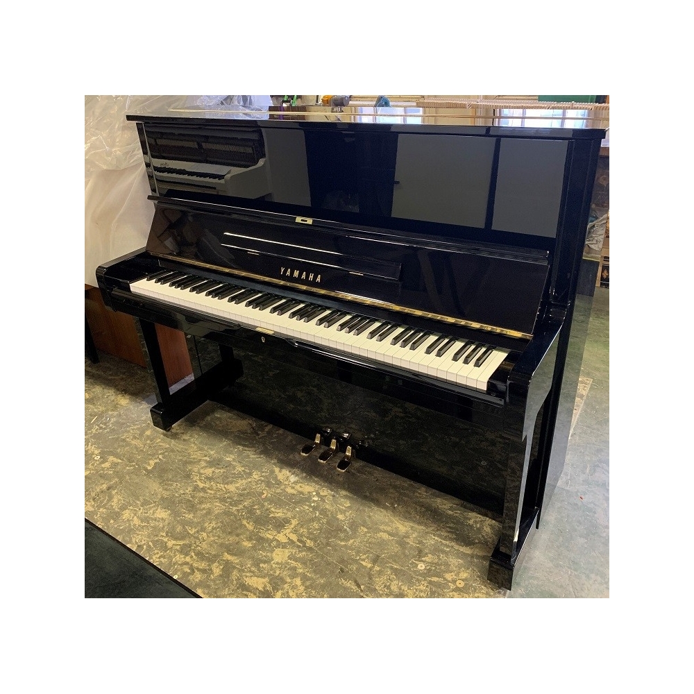 Pre-owned Yamaha U1 Upright Piano in Black Polyester