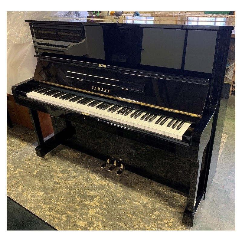 Pre-owned Yamaha U1 Upright Piano in Black Polyester