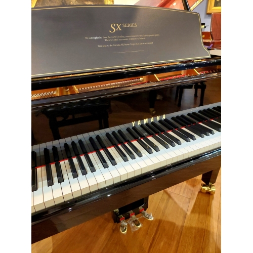 Yamaha S3X Grand Piano in Black Polyester