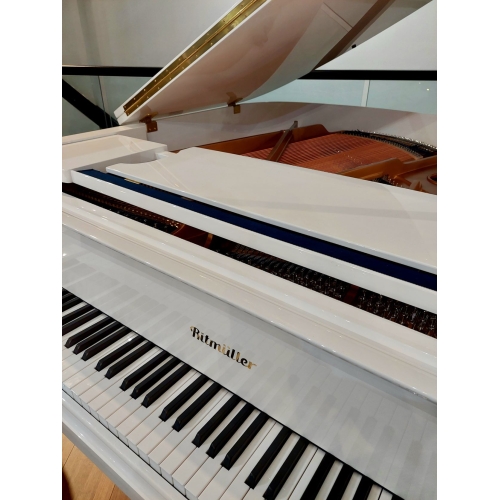 Ritmuller R9 Grand Piano in White Polyester