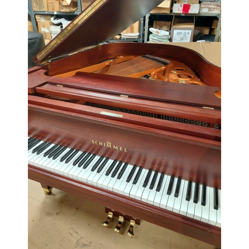 Pre-owned Schimmel C182T...