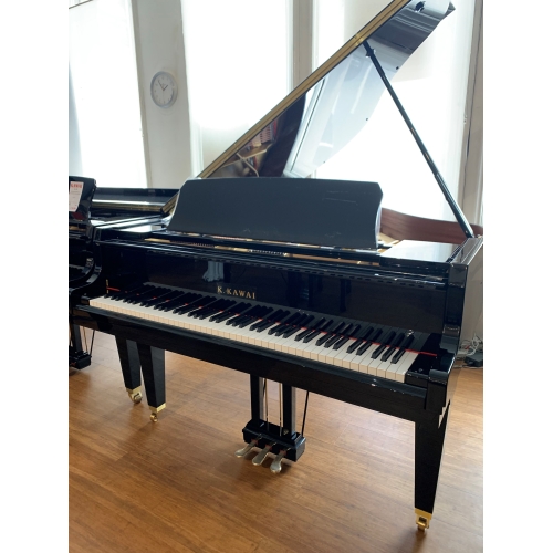 Kawai GL30 Grand Piano in Black Polyester