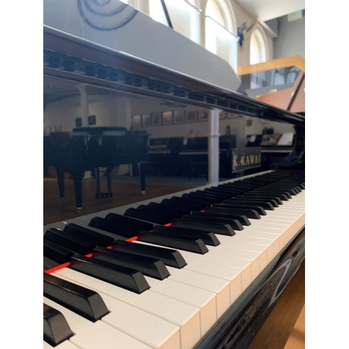 Kawai GL30 Grand Piano in Black Polyester
