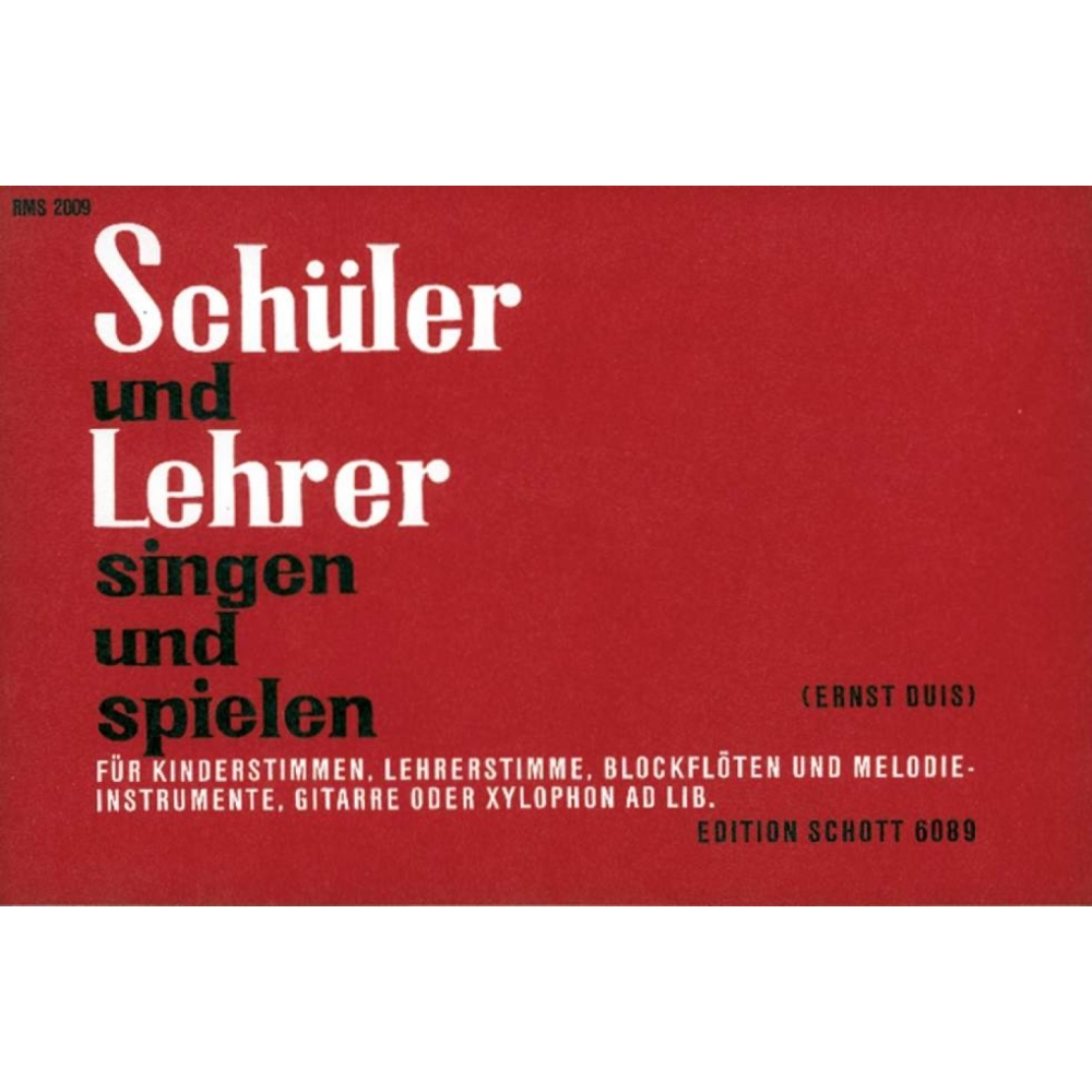 Schüler und Lehrer singen und spielen 