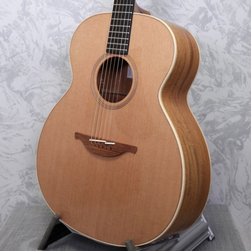 Lowden O22 Cedar/Mahogany...