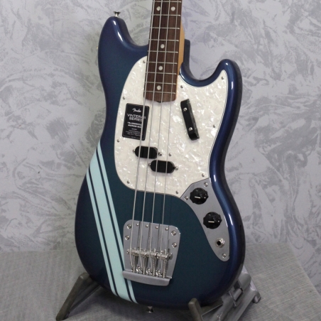 Fender Vintera II 70s Mustang Bass Competition Burgundy