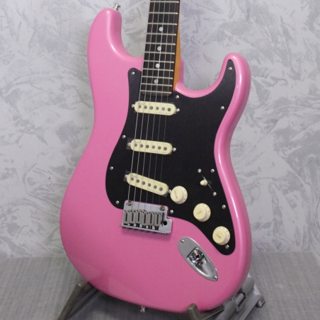 Fender American Ultra Stratocaster Bubble Gum Pink Limited Edition