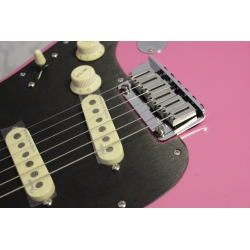 Fender American Ultra Stratocaster Bubble Gum Pink Limited Edition