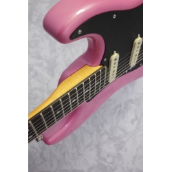 Fender American Ultra Stratocaster Bubble Gum Pink Limited Edition