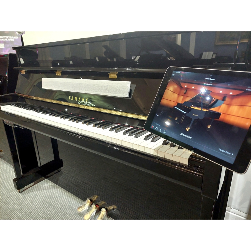 Yamaha B2TC3 Latest Technology Transacoustic Upright Piano in Black Polyester