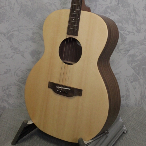 Ashbury Rathlin Tenor Guitar
