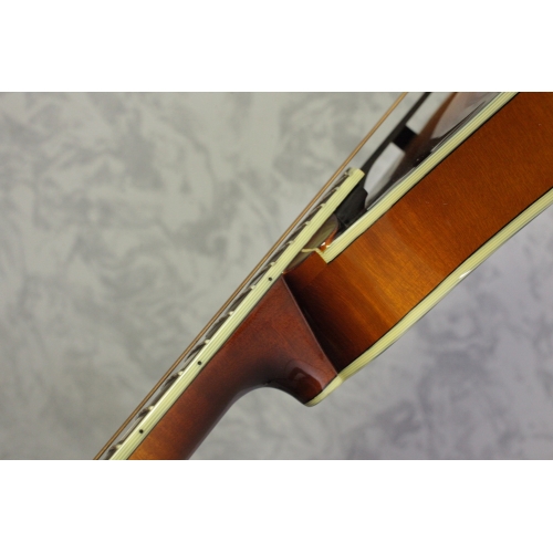 Eastman MDO605 Octave Mandolin Gold Burst