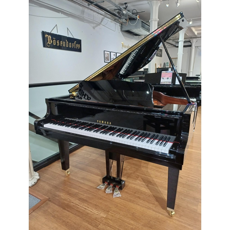 Yamaha DGB1 Enspire Disklavier Silent Grand Piano in Black Polyester