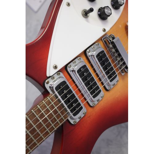 Rickenbacker 320 Fireglo c.1980 (Secondhand)