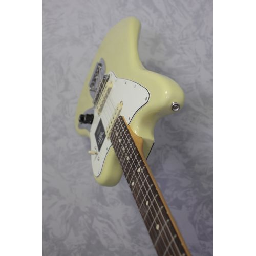 Fender Player II Jaguar Hiahleah Yellow