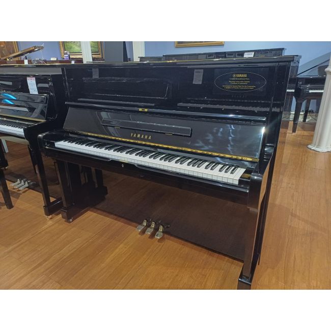 Yamaha Certified Reconditioned U1 Upright Piano in Black Polyester