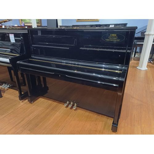 Yamaha Certified Reconditioned U1 Upright Piano in Black Polyester