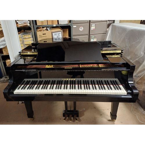 Pre-Owned Yamaha C3 Grand Piano in Black Polyester
